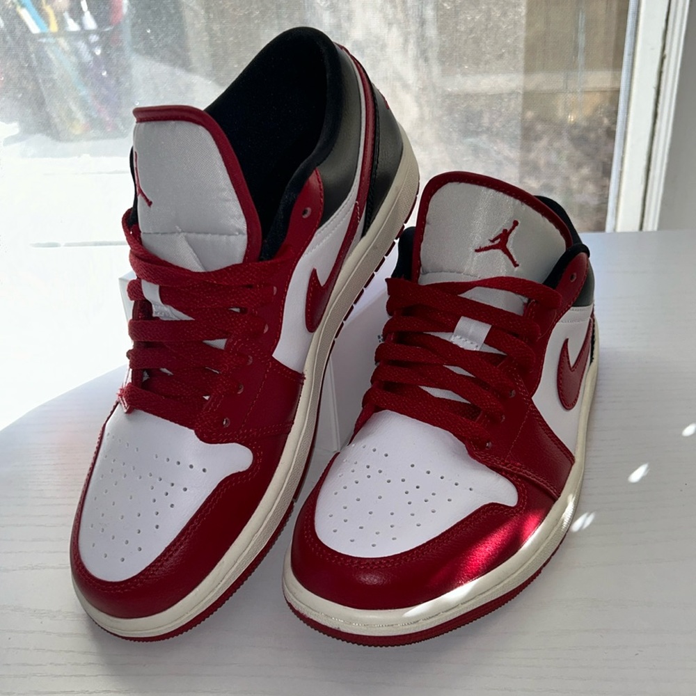 2022 Air Jordan 1 Low 'Reverse Black Toe'